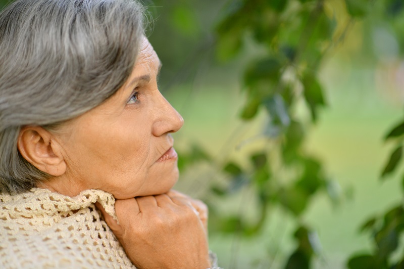 Moeder die lijdt aan de ziekte van Alzheimer